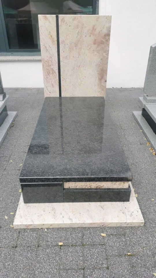 Pomnik pojedynczy SKA-1791460859-0069, granit SHIVAKASHI, 90 × 190 × 150 cm — na placu Skaleń w Opolu